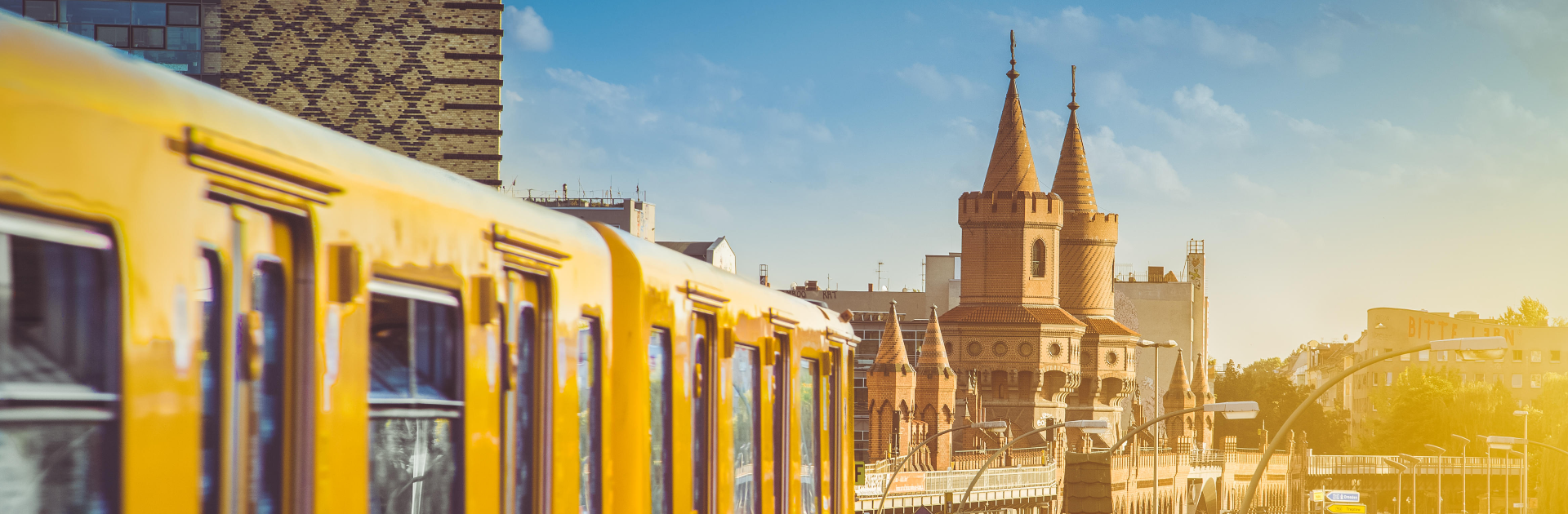 Oberbaumbrcke mit Blick nach Kreuzberg